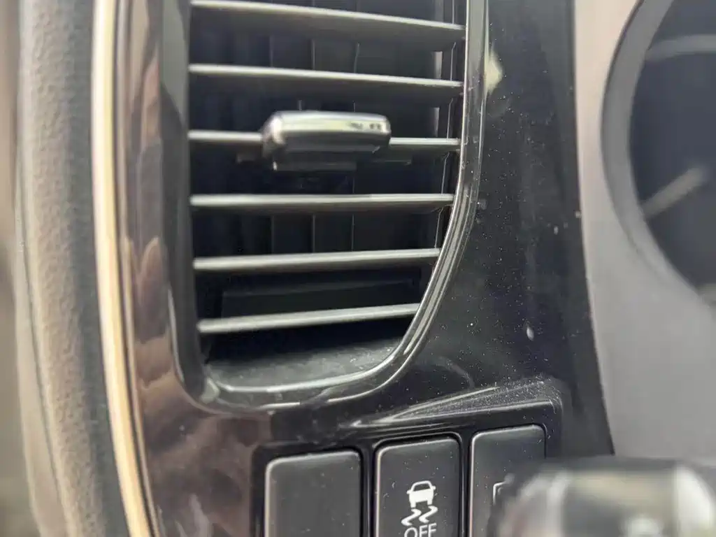 Mitsubishi Outlander — миниатюра 14