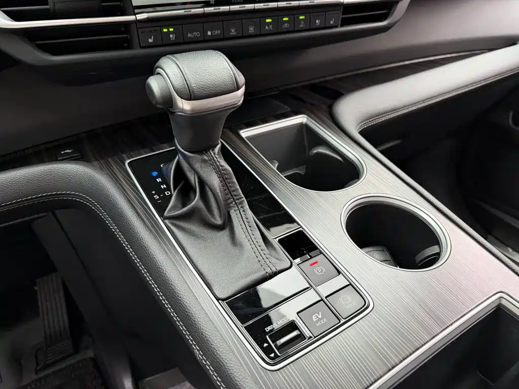 Toyota Sienna — миниатюра 9