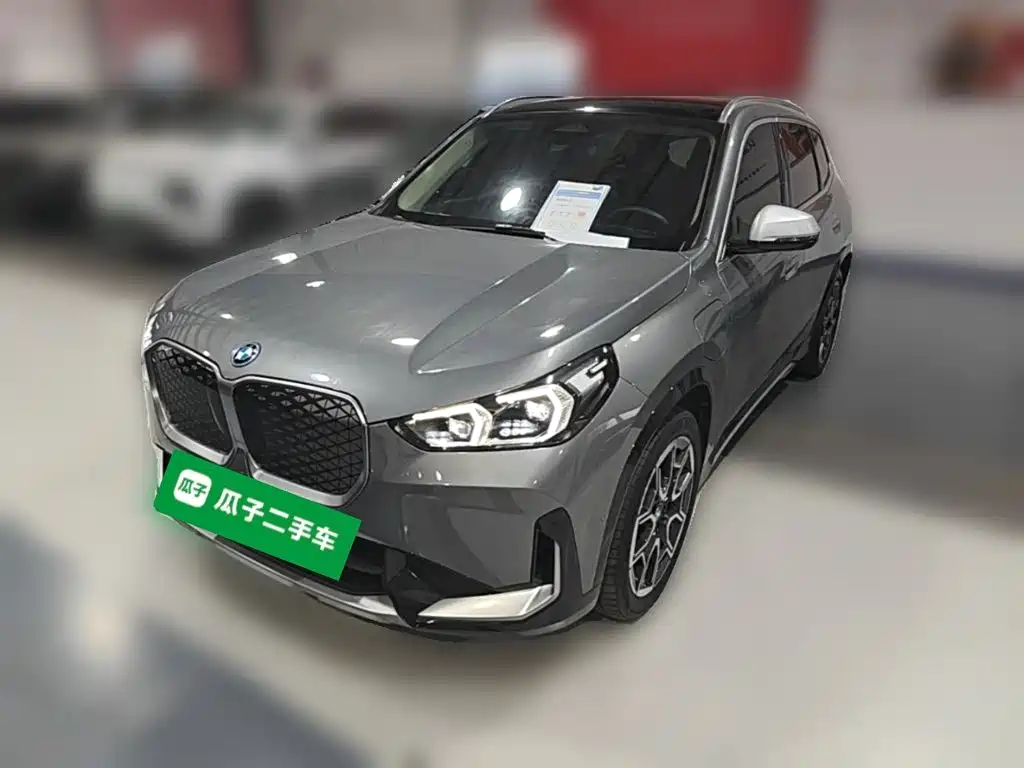 BMW iX1
