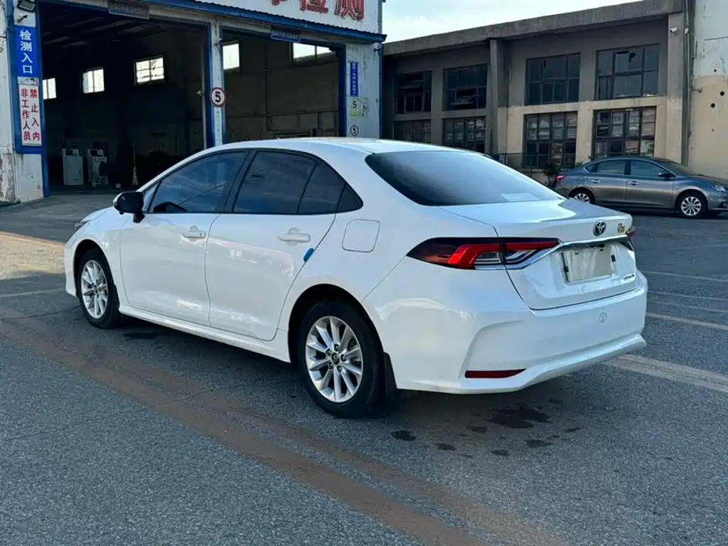 Toyota Corolla — миниатюра 6