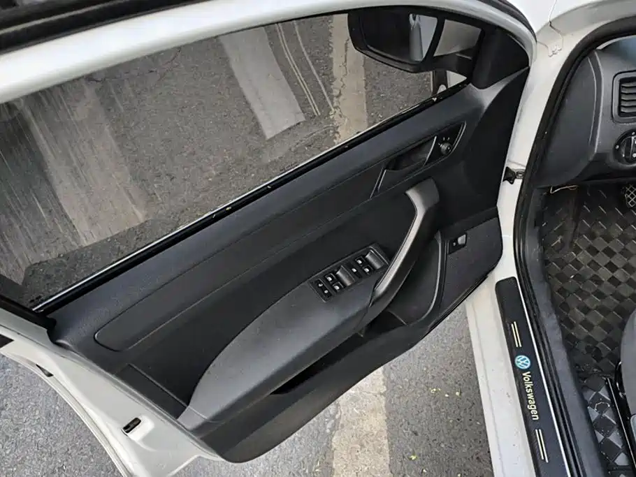 Volkswagen Santana — миниатюра 7