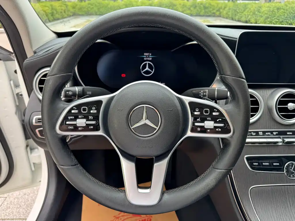 Mercedes-Benz C-Class — миниатюра 11