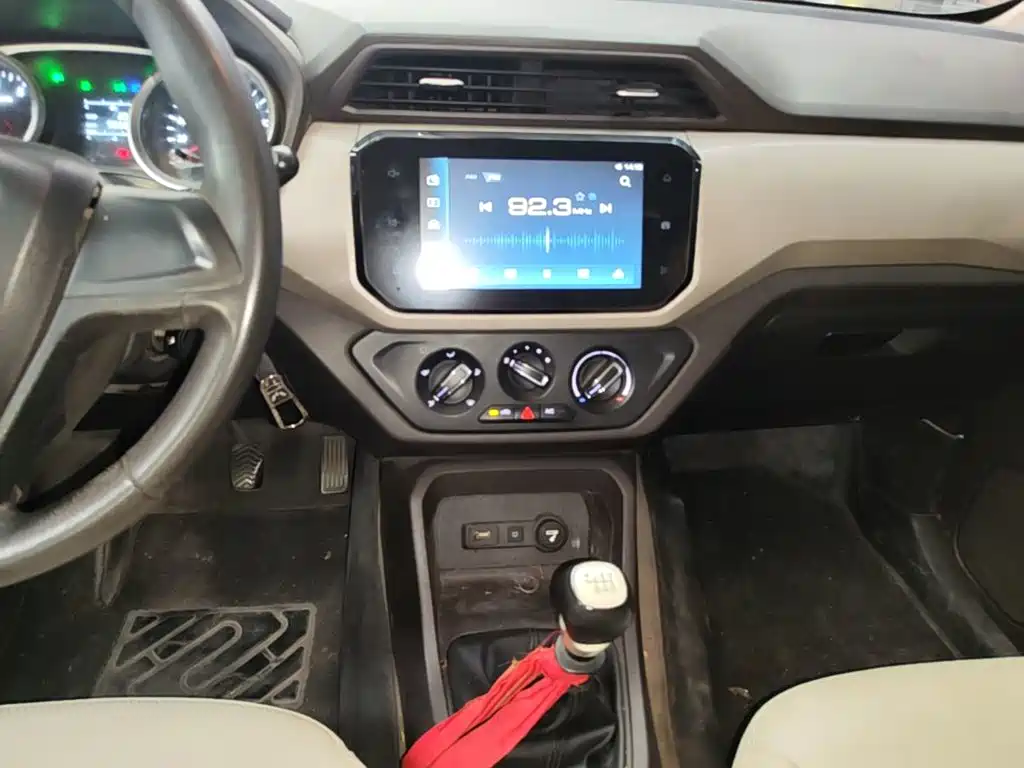 Wuling Hongguang — миниатюра 13