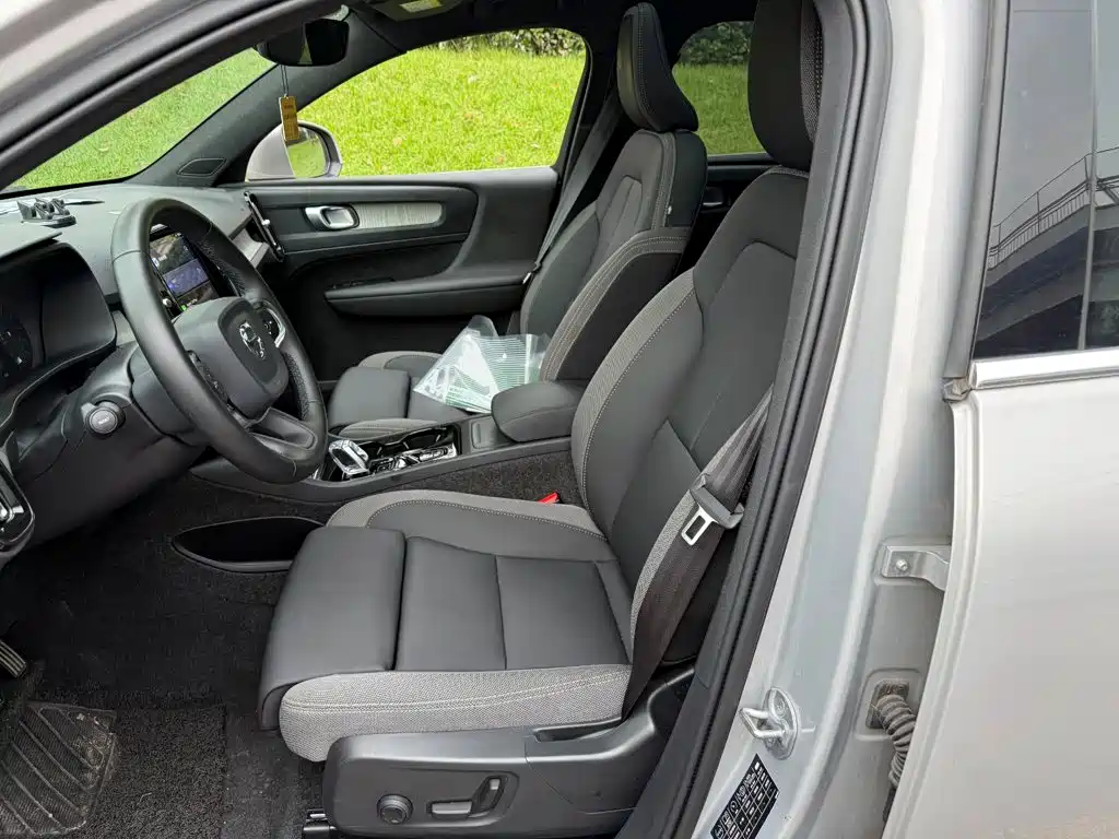 Volvo XC40 — миниатюра 8