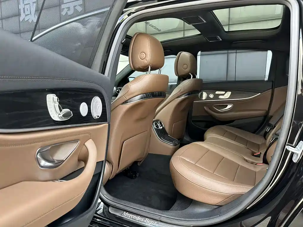 Mercedes-Benz E-Class — миниатюра 6