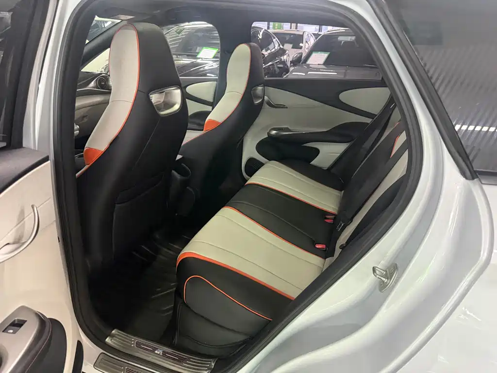 BYD Dolphin - фото 8