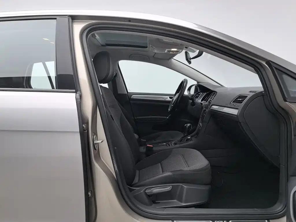 Volkswagen Golf — миниатюра 23