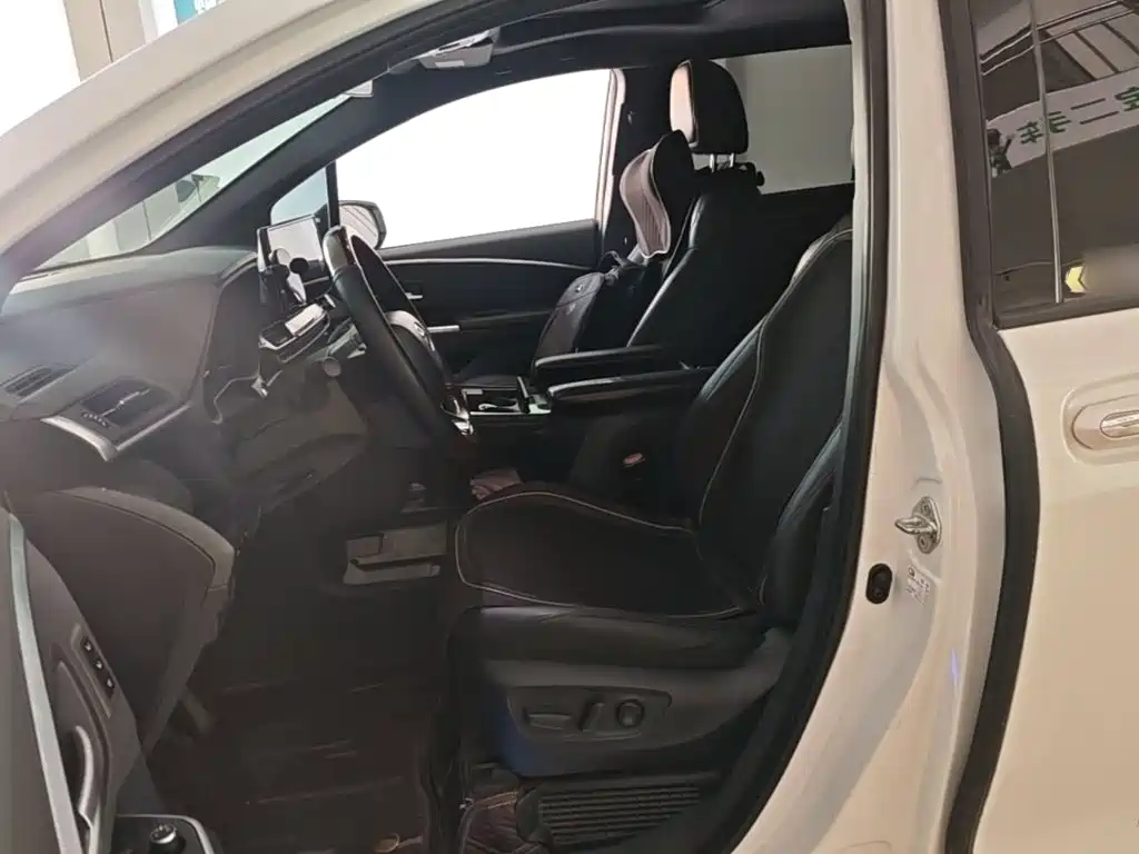 Toyota Sienna — миниатюра 15