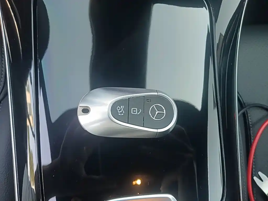 Mercedes-Benz C-Class — миниатюра 9