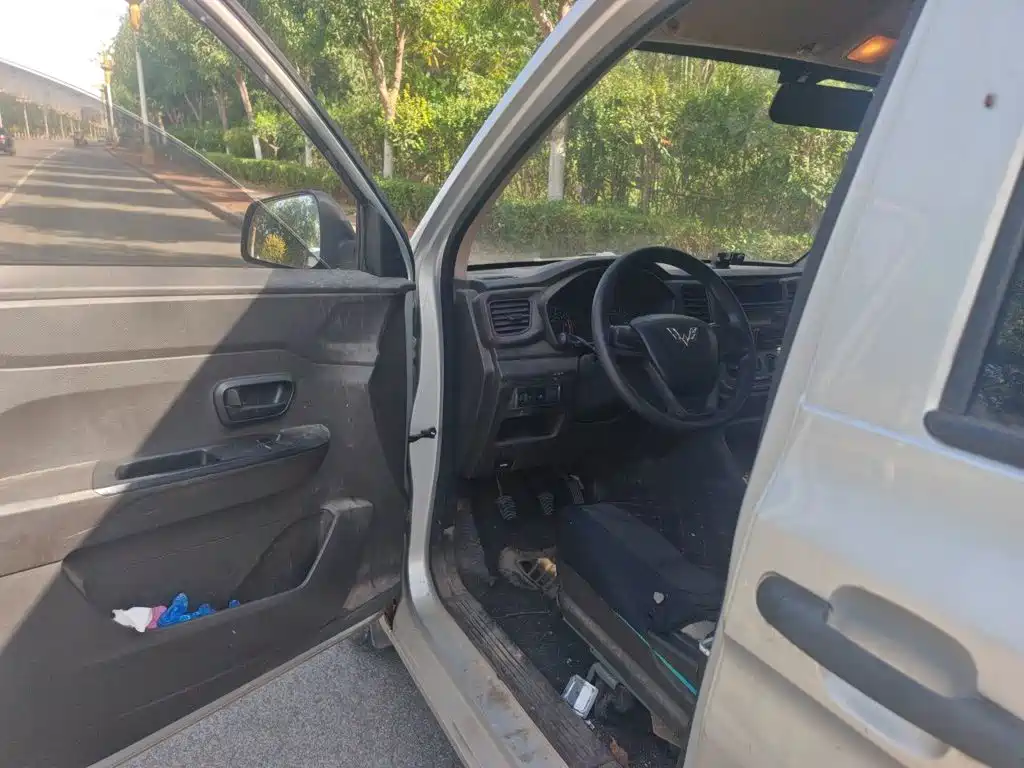 Wuling Hongguang V — миниатюра 12