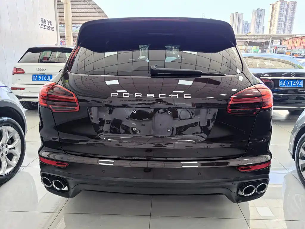 Porsche Cayenne — миниатюра 3