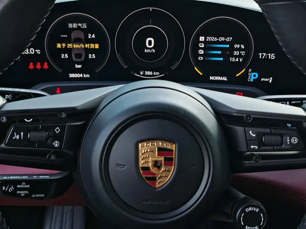 Porsche Taycan — миниатюра 9
