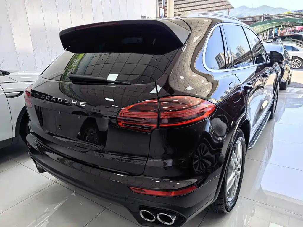 Porsche Cayenne — миниатюра 4