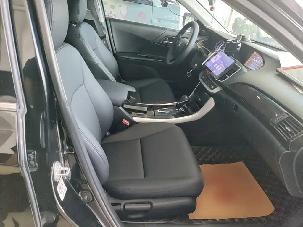 Honda Accord — миниатюра 25