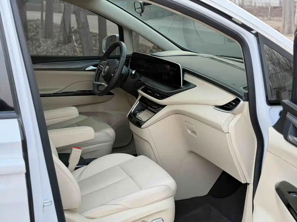 BUICK GL8 NEW ENERGY