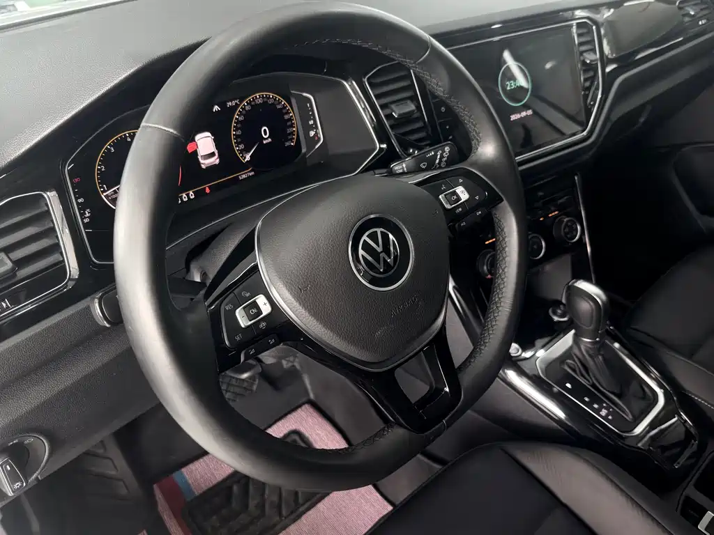 Volkswagen T-Roc — миниатюра 8
