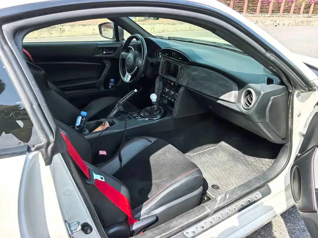 Toyota 86 — миниатюра 4