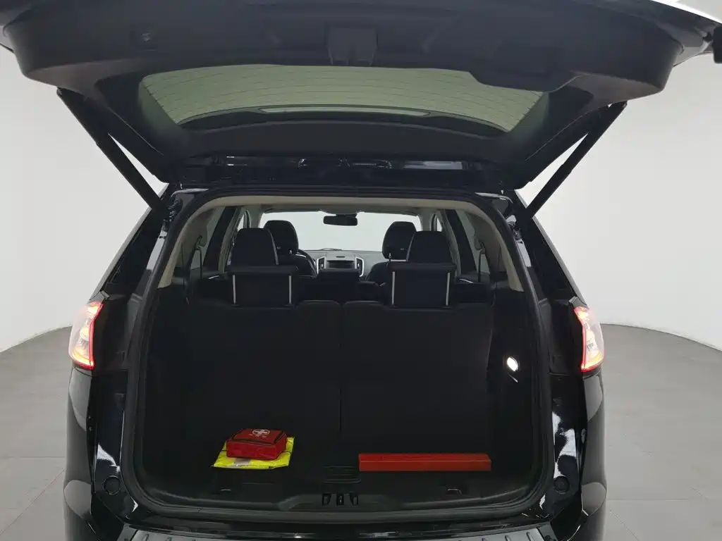 Ford Edge — миниатюра 16