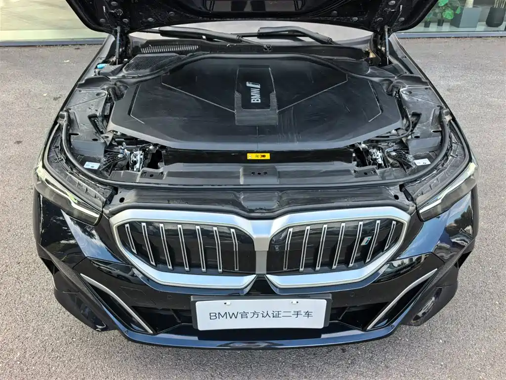 BMW i5 — миниатюра 21