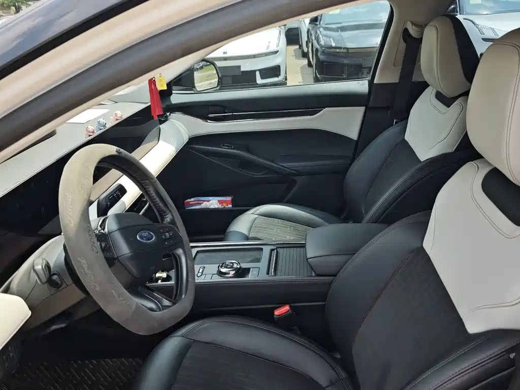 Ford Mondeo — миниатюра 6