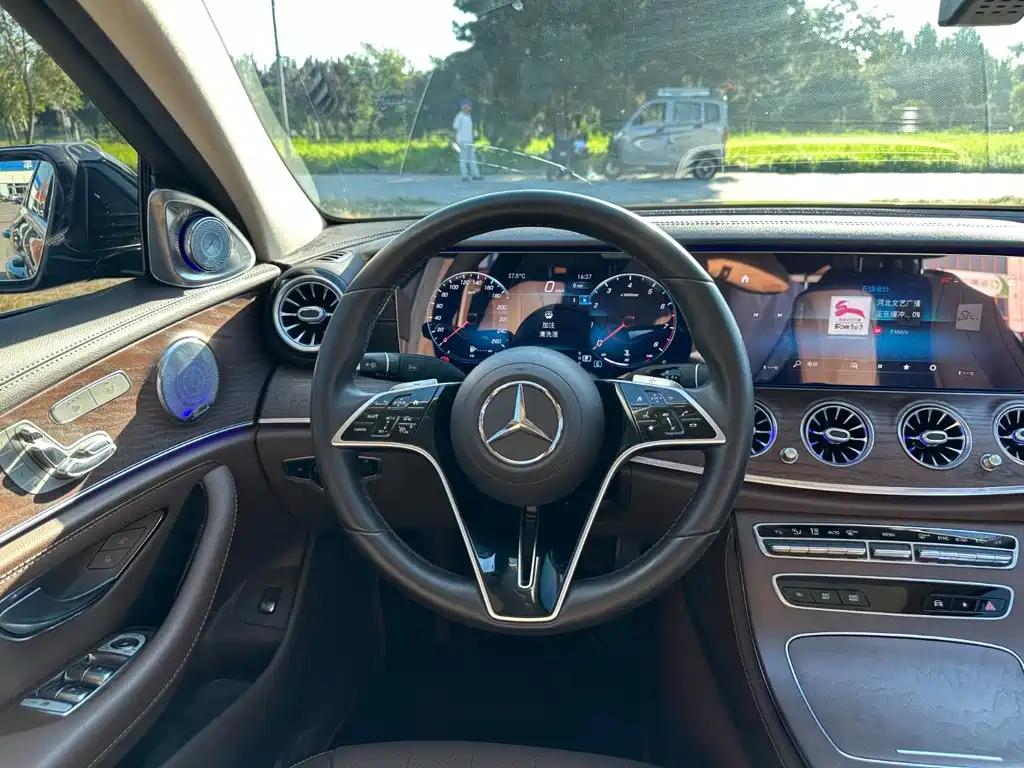 Mercedes-Benz E-Class — миниатюра 19
