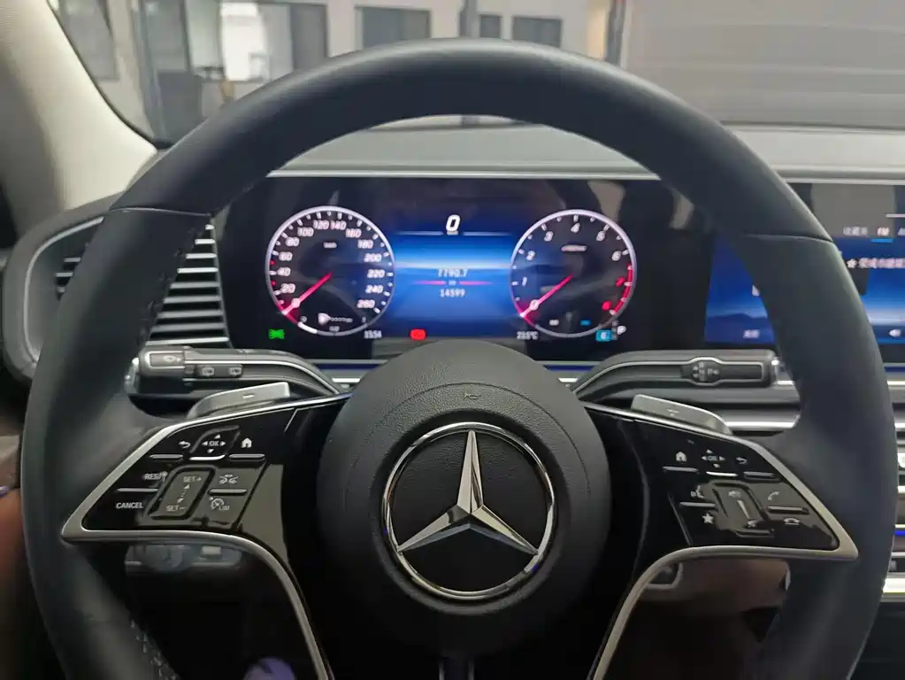 Mercedes-Benz GLE (Import) — миниатюра 9