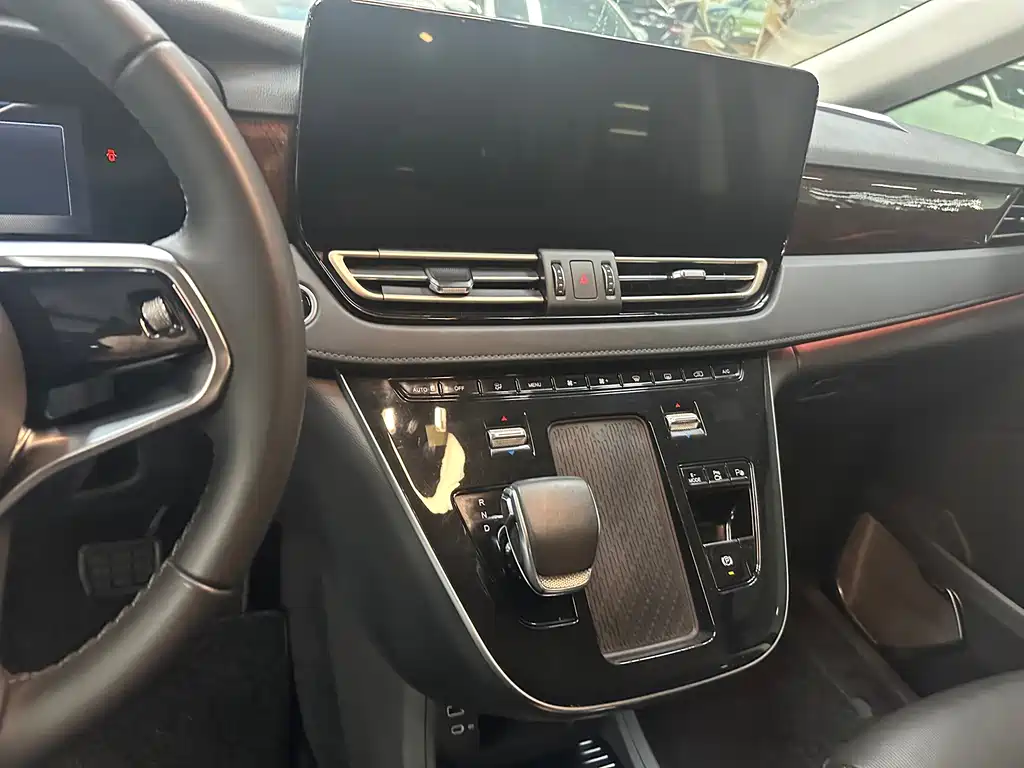 Hongqi Hongqi HQ9 PHEV — миниатюра 8