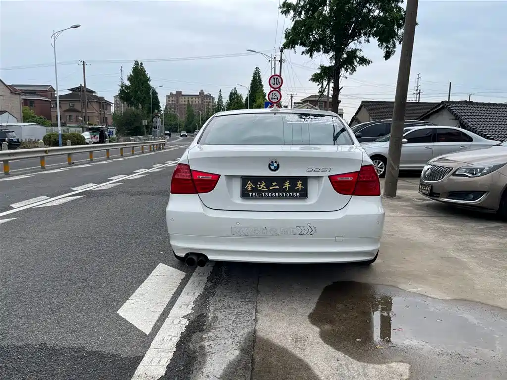 BMW 3 Series (Import) 325i Luxury Type, фото 3