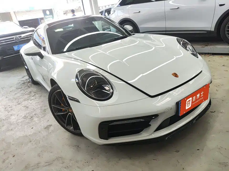 Porsche 911 2023 Carrera 4 3.0T