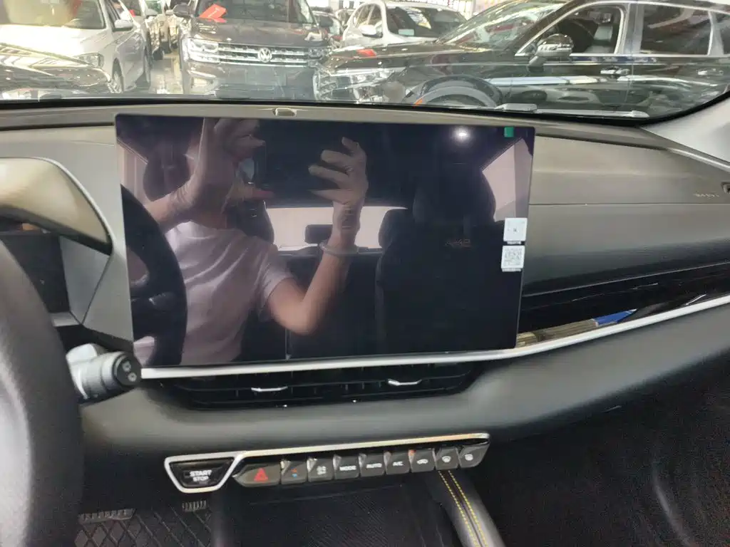 Geely Binyue — миниатюра 7