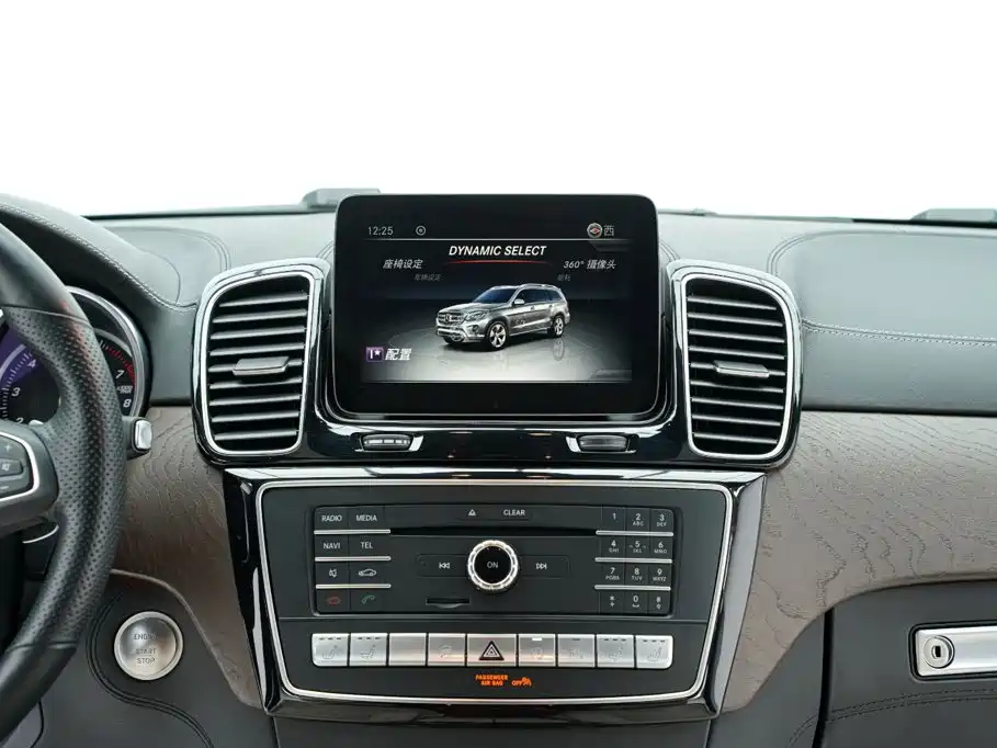 Mercedes-Benz GLS — миниатюра 29