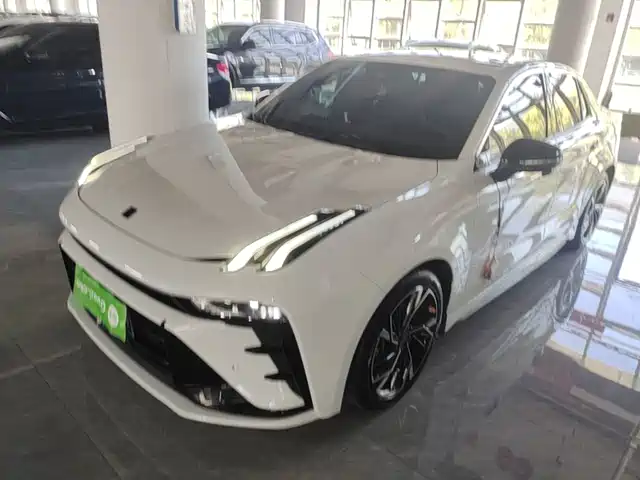 2025 Lynk & Co 03