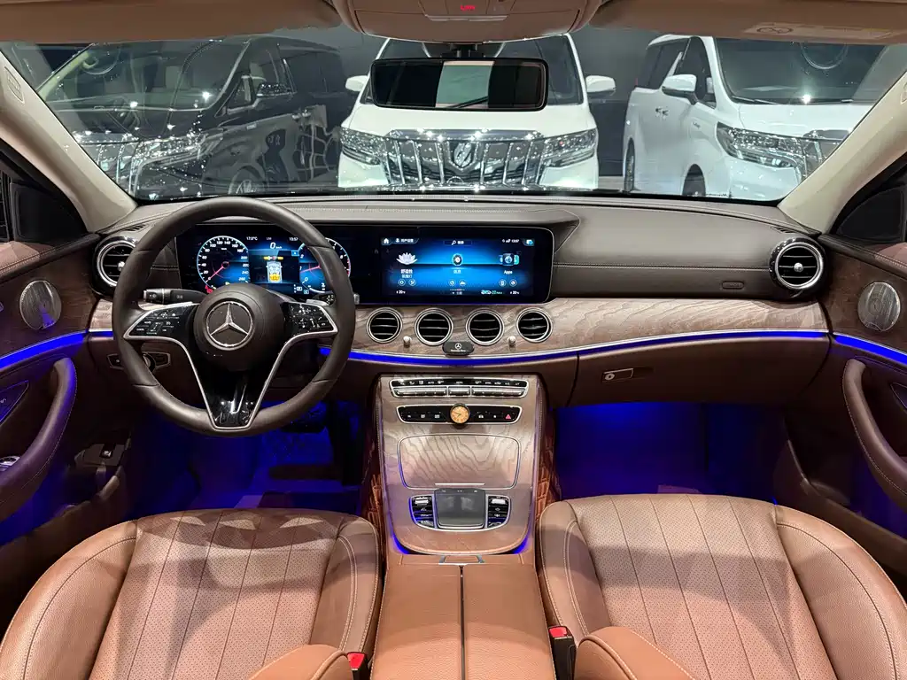 MERCEDES-BENZ E CLASS