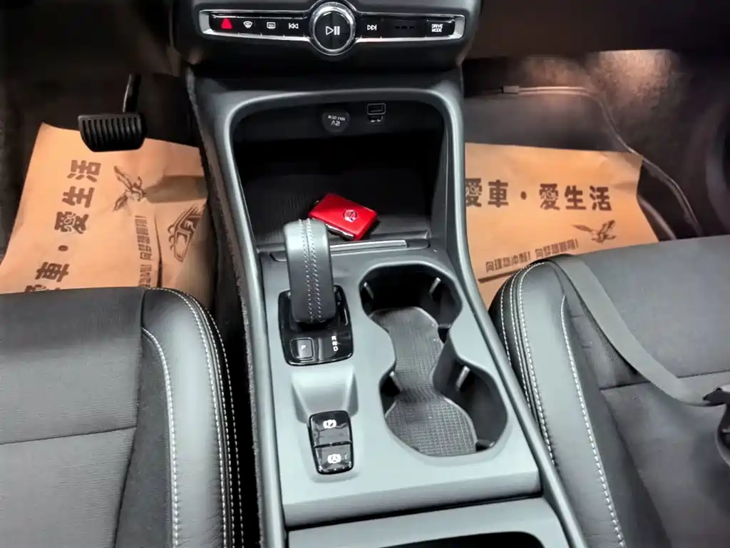 Volvo XC40 — миниатюра 14