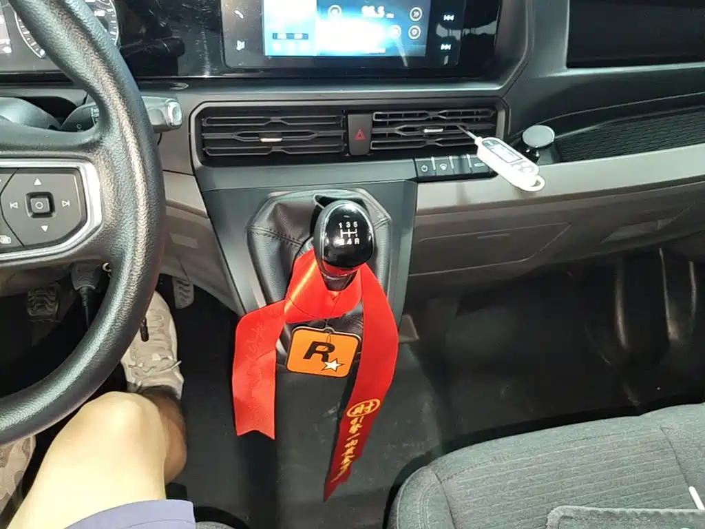 Ford Transit — миниатюра 14