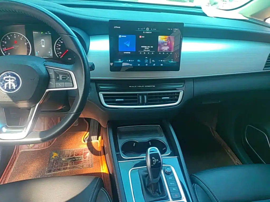 BYD MAX — миниатюра 13