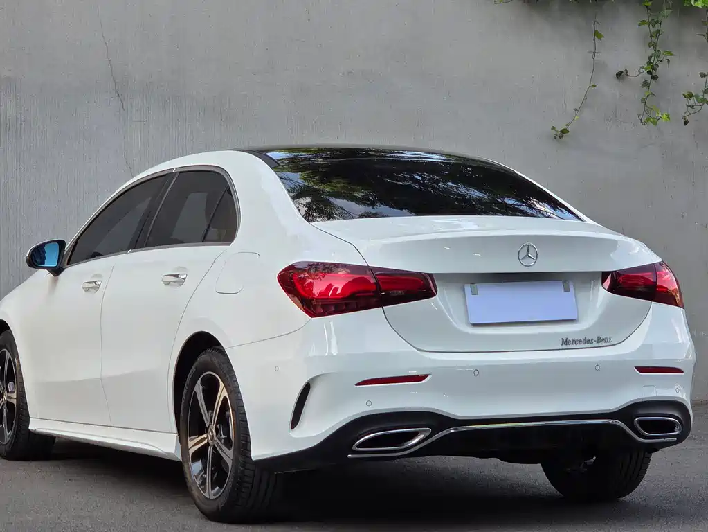 Mercedes-Benz A-Class A 2024 A 200 L Fashion