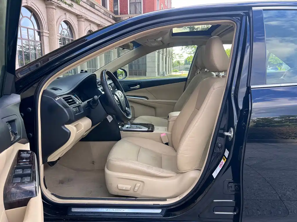 Toyota Camry — миниатюра 14