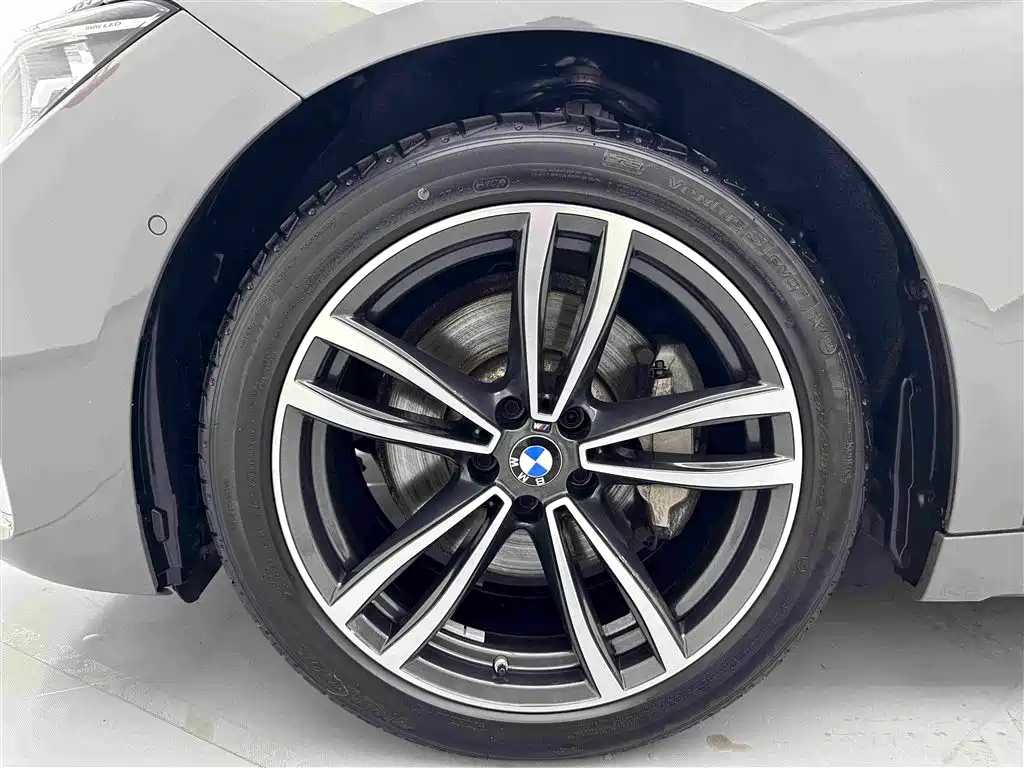 BMW 7 Series — миниатюра 31