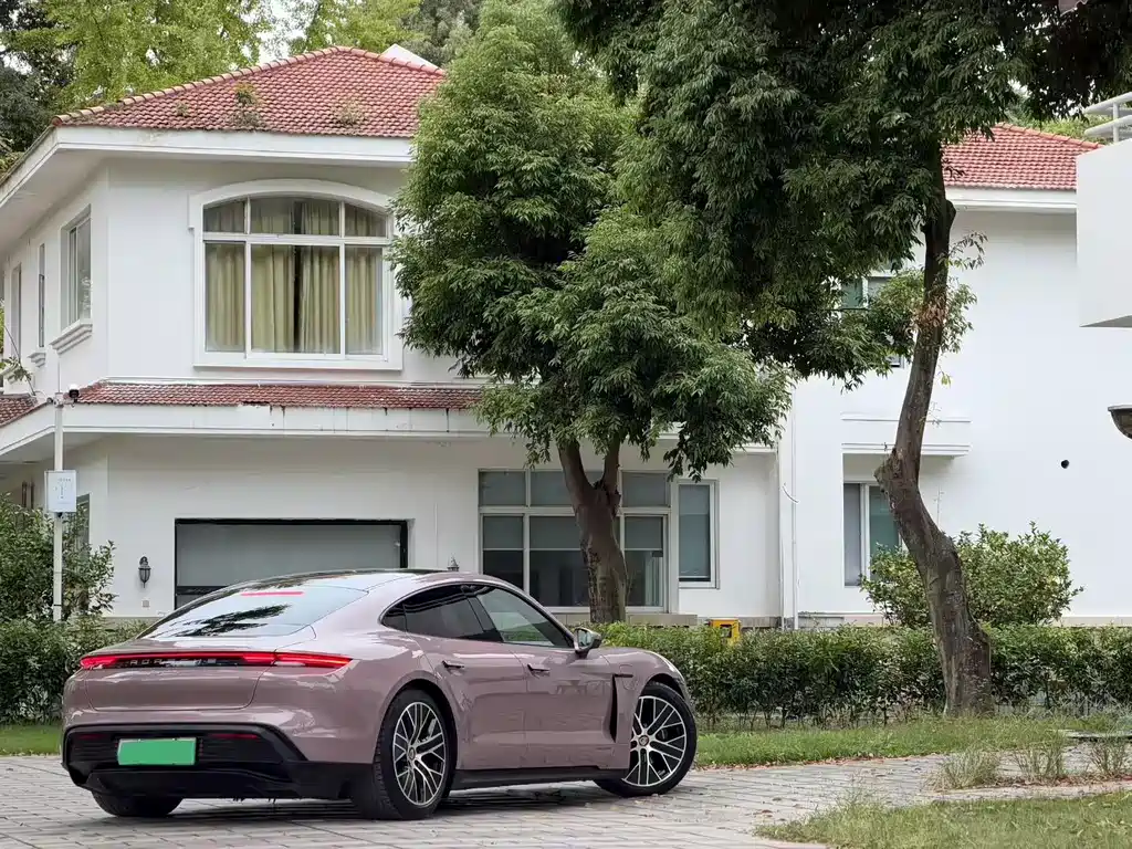 Porsche Taycan — миниатюра 4