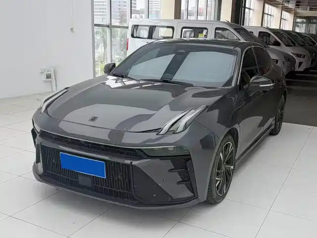 Lynk & Co 03