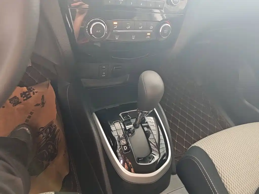 Nissan Qashqai — миниатюра 14