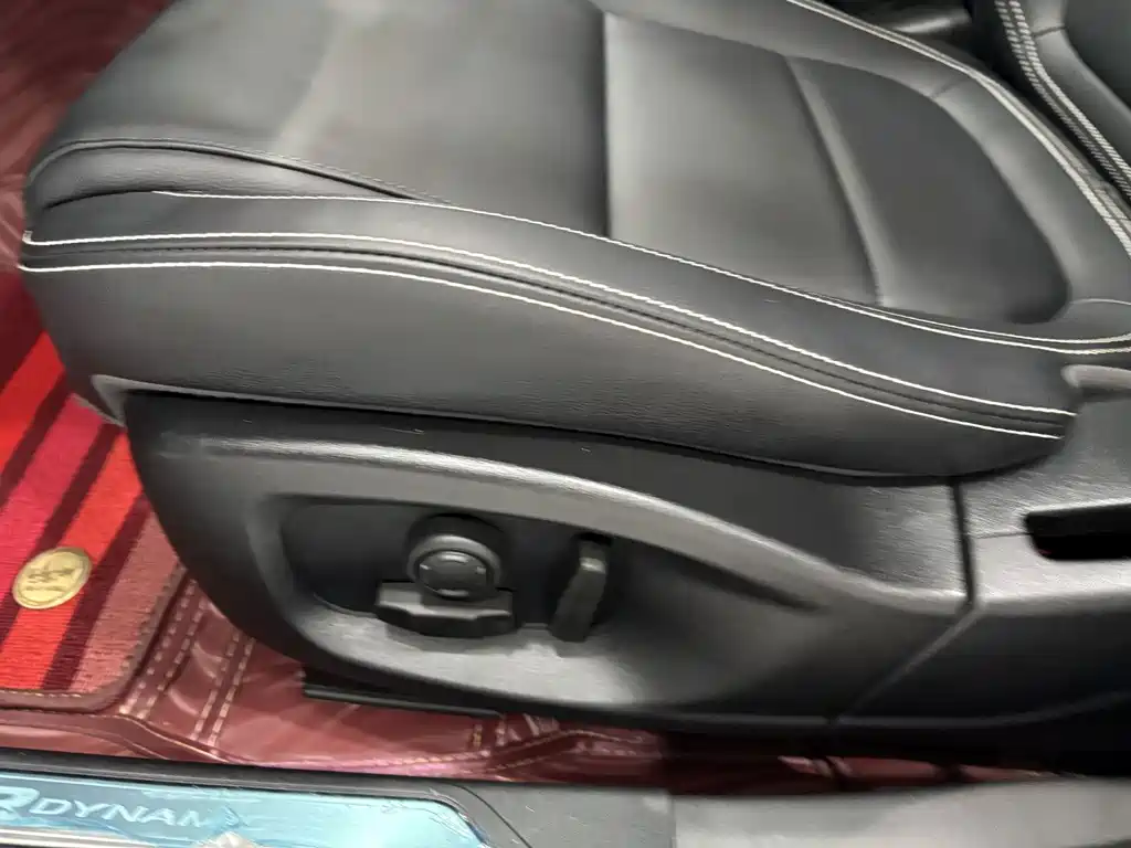 Jaguar XEL — миниатюра 12
