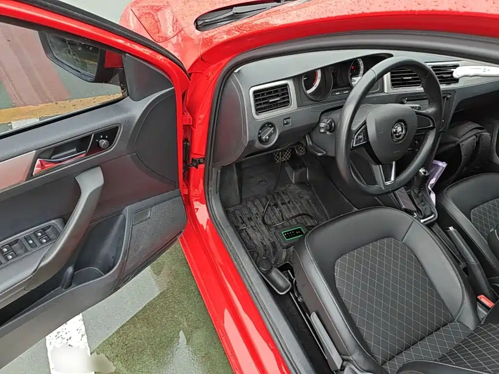 Skoda Rapid Spaceback — миниатюра 16