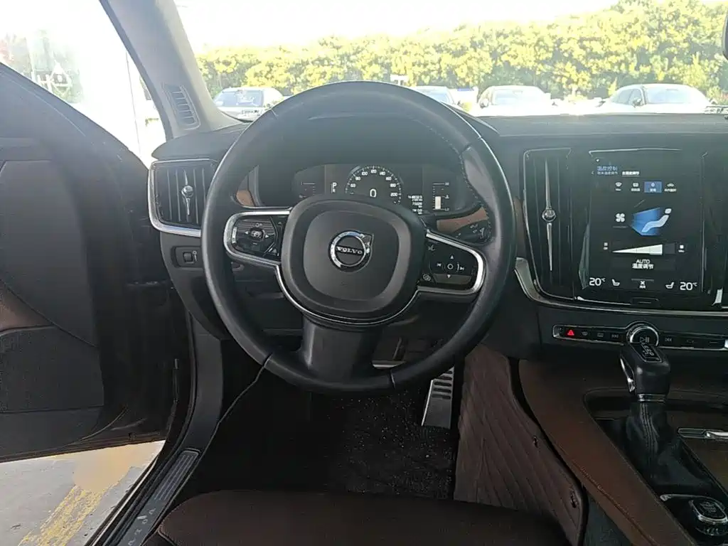 Volvo S90 — миниатюра 15