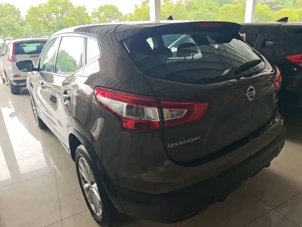 Nissan Qashqai — миниатюра 5