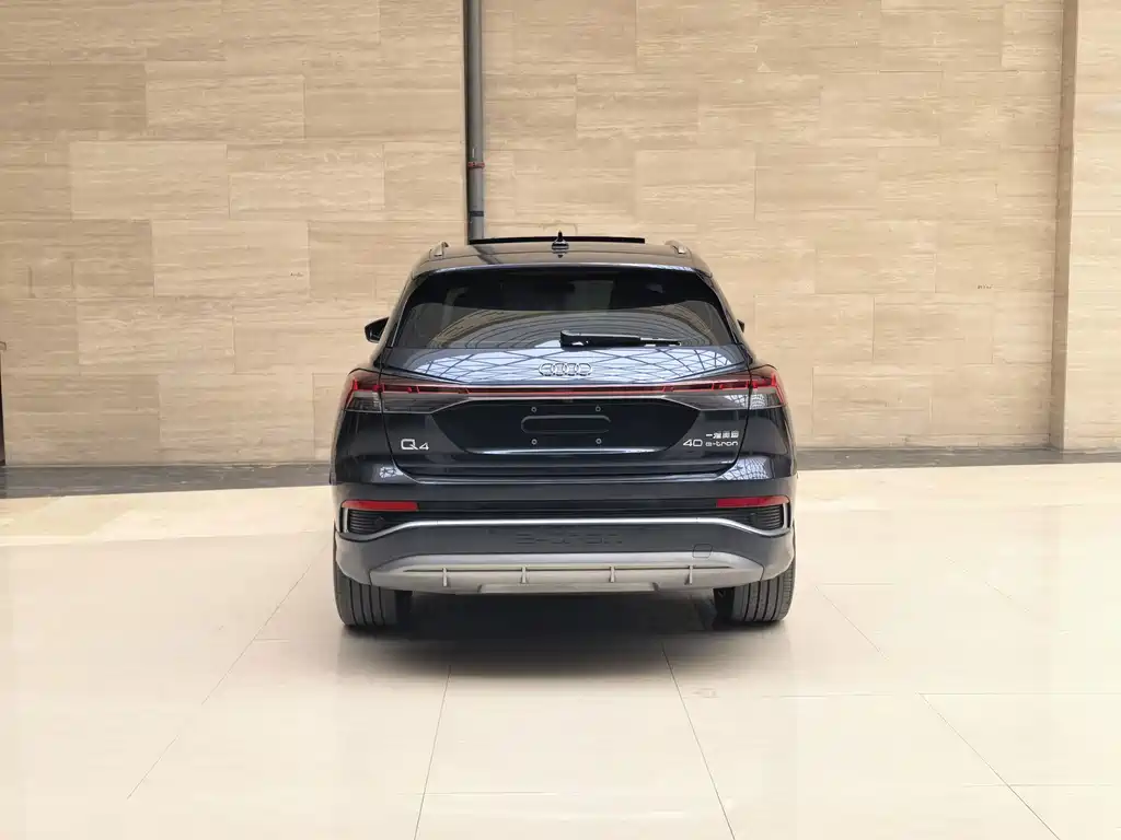 Audi Q4 e-tron — миниатюра 4