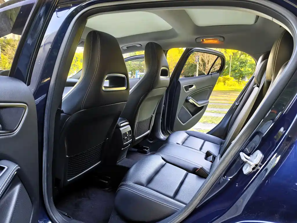 Mercedes-Benz GLA — миниатюра 8
