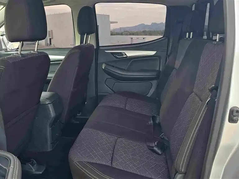Isuzu RE-MAX Ruimai — миниатюра 6