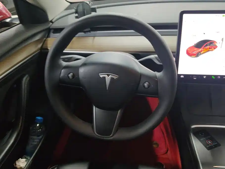 Tesla Model 3 — миниатюра 15